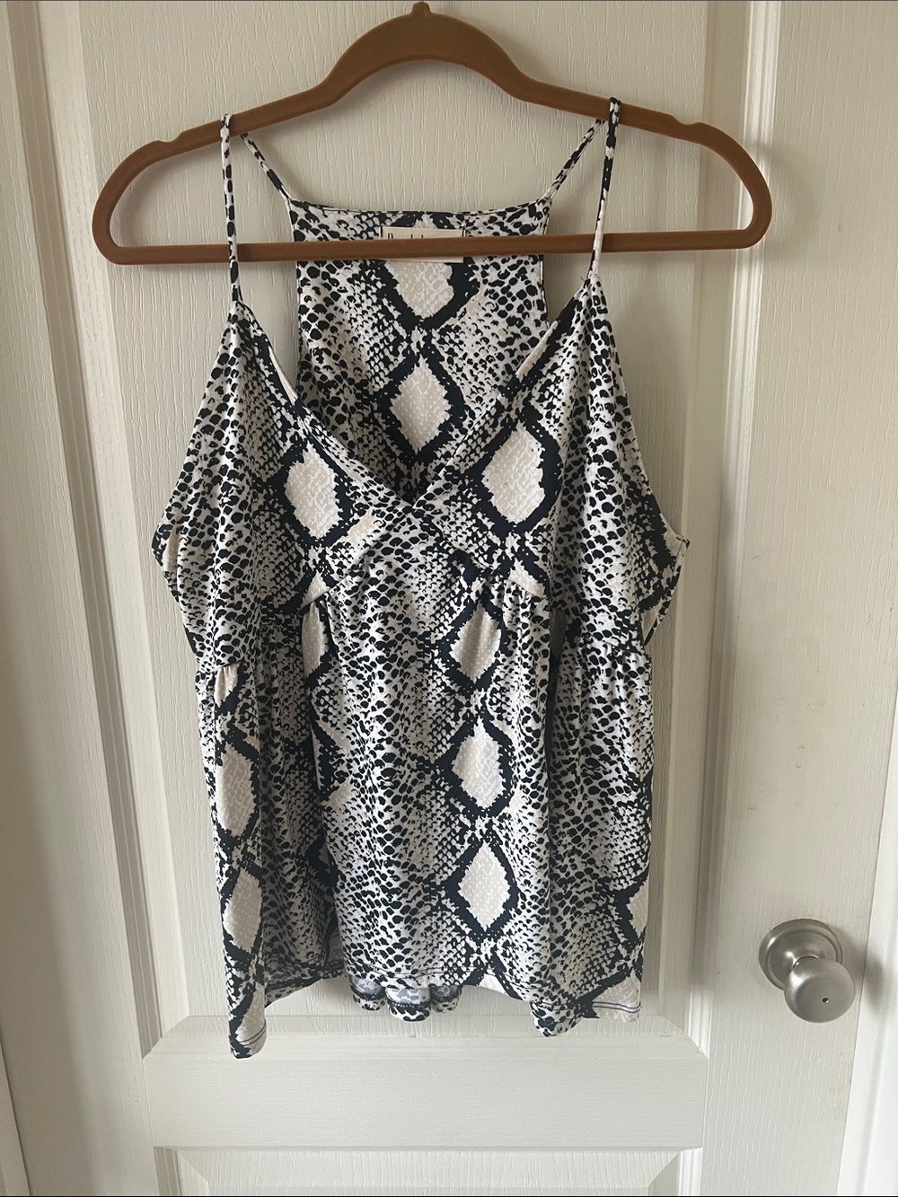 Peach Love California cream beige & black snake -Print Cami
